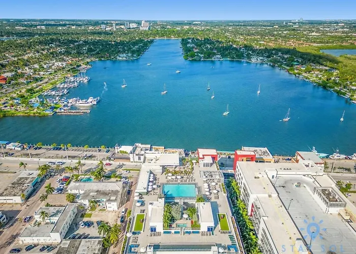Bay View - Balcony - Amazing Pool - Hollywood Beach