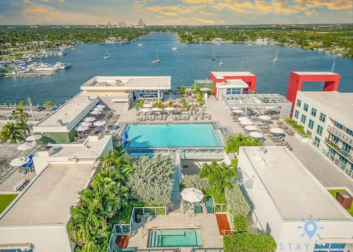 Bay View - Balcony - Amazing Pool - Hollywood Beach