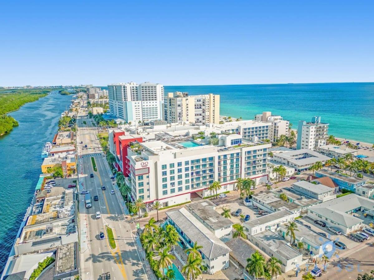 Bay View - Balcony - Amazing Pool - * Hollywood